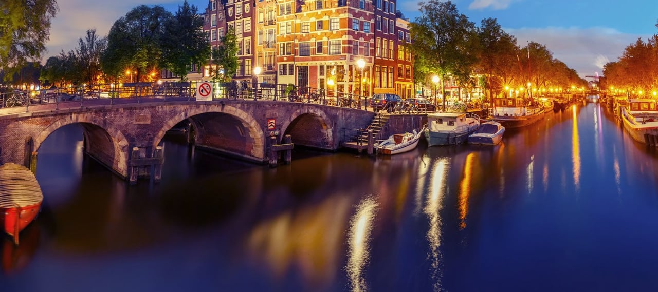 Amsterdam by night2