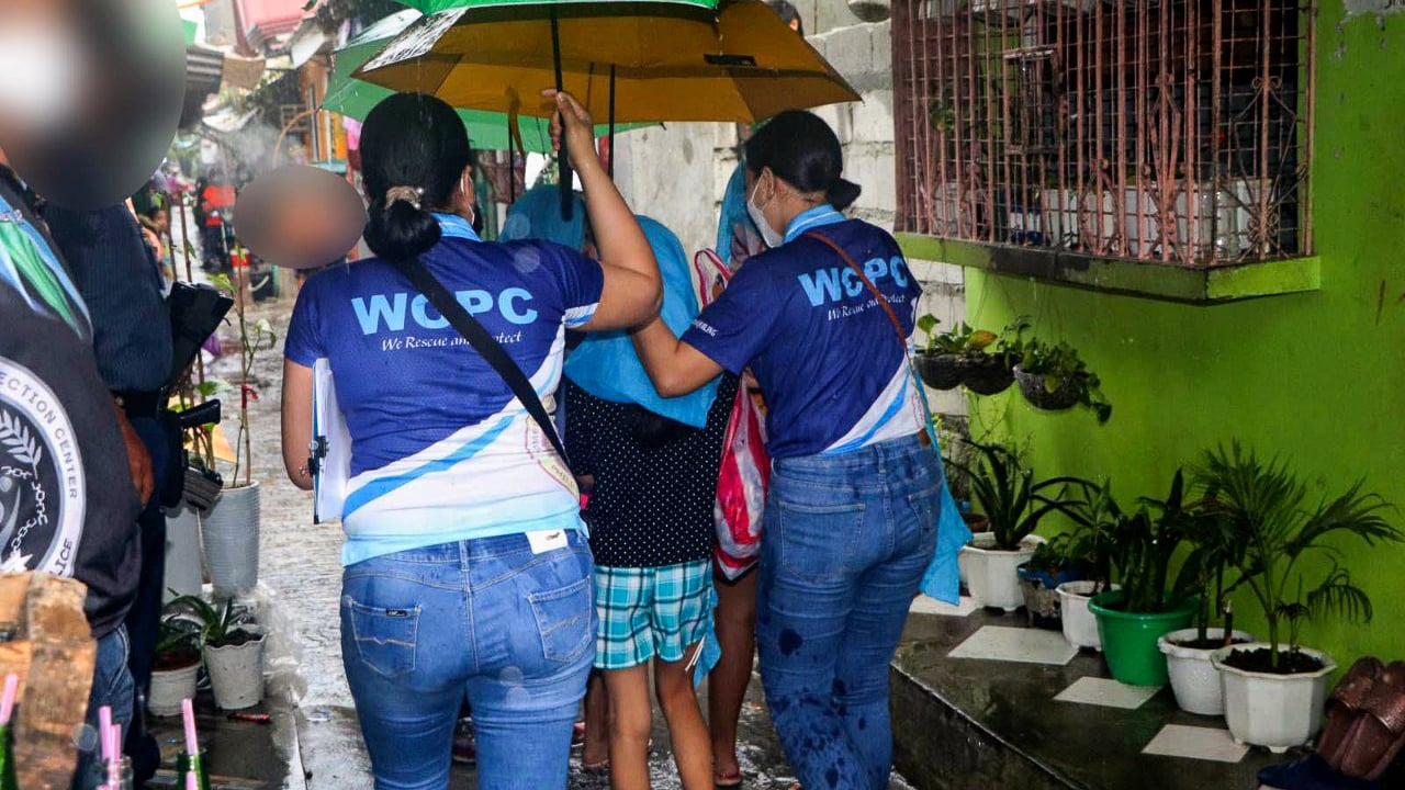 WCPC operatives escort young victims Photo by PNP WCPC