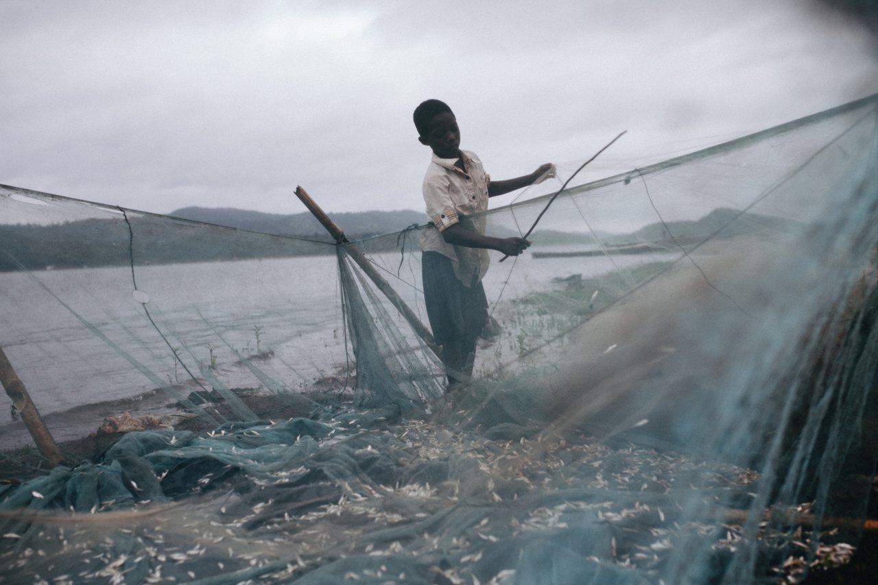 Ghana 132 jpg 201907 ACC Ghanaian Children on Lake Stock Photos Approved for Full Use 1